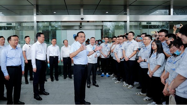 李克强总理考察京东方（重庆）-丝瓜视频IOS污特克合作企业重庆京东方